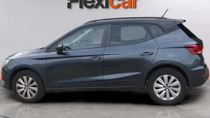 Cinza Usado 2021 Seat Arona Style SUV | € 14.280 (Bom preço)