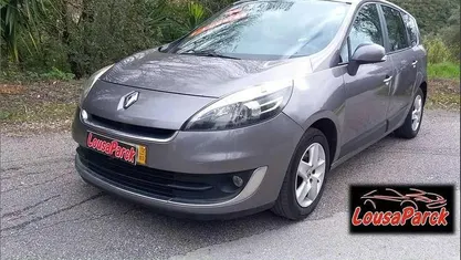 Usado Renault Grand Scénic III Dynamique 110 HP (80 kW) 2012 Cinza prata Monovolume