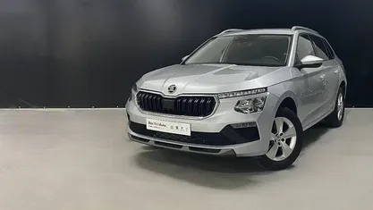 Cinzento Usado 2024 Skoda Kamiq SUV | € 22.750 (Preço justo)