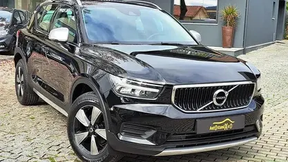 Usado Volvo XC40 Momentum 129 HP (94 kW) 2022 Preto SUV