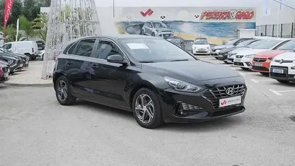 Usado Hyundai i30 120 HP (88 kW) 2022 Preto Citadino