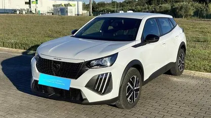 Usado Peugeot 2008 Active 102 HP (75 kW) 2024 Branco SUV