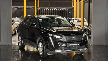 Usado Peugeot 3008 Active 130 HP (95 kW) 2021 Preto SUV