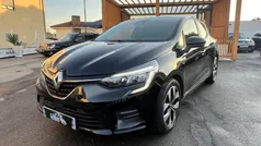 Preto Usado 2021 Renault Clio V LIMITED Citadino | € 13.750 (Bom preço)