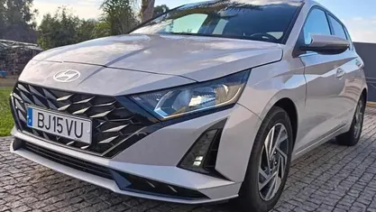 Cinzento Usado 2024 Hyundai i20 Citadino | € 16.750 (Preço justo)