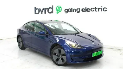 Azul Usado 2021 Tesla Model 3 Standard Range Plus Sedan | € 26.900 (Preço justo)
