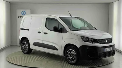 Usado Peugeot E-Partner 100 kW (136 HP) 2024 Monovolume