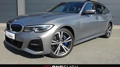 Cinzento Usado 2021 BMW 330 Carrinha | € 33.700 (Preço justo)