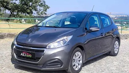 Usado Peugeot 208 Active 102 HP (75 kW) 2017 Cinza escuro Citadino