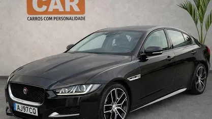 Usado Jaguar XE 163 HP (119 kW) 2017 Preto Sedan