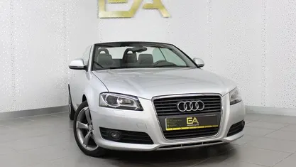 Usado Audi A3 105 HP (77 kW) 2010 Cinzento Cabrios