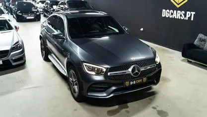 Cinzento Usado 2020 Mercedes GLC300e | € 43.900 (Preço justo)
