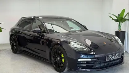 Usado Porsche Panamera Sport Turismo 462 HP (339 kW) 2021 Sedan