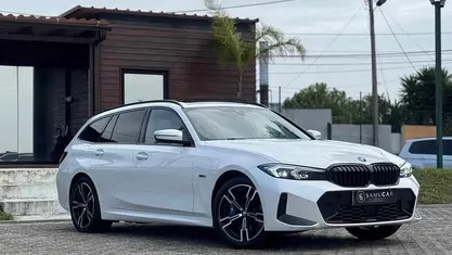 Branco Usado 2023 BMW 330 | € 34.990 (Preço justo)