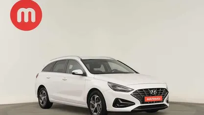 Branco Usado 2024 Hyundai i30 Style Carrinha | € 23.499 (Preço justo)