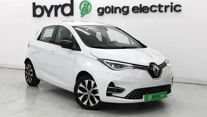 Branco Usado 2023 Renault Zoe Evolution Citadino | € 18.900 (Preço justo)