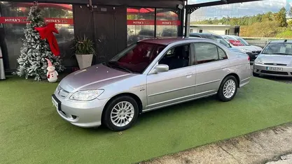 Usado Honda Civic 83 HP (61 kW) 2006 Cinzento Sedan