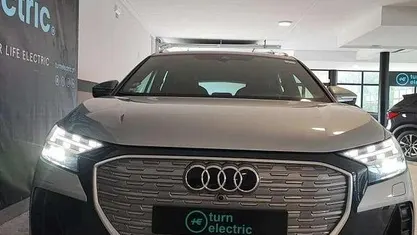 Cinzento Usado 2023 Audi Q4 e-tron SUV | € 34.900 (Bom preço)