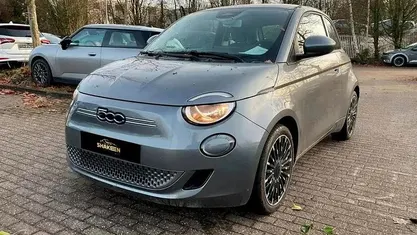 Usado Fiat 500e Icon 69 kW (95 HP) 2023 Cinza antracite Citadino