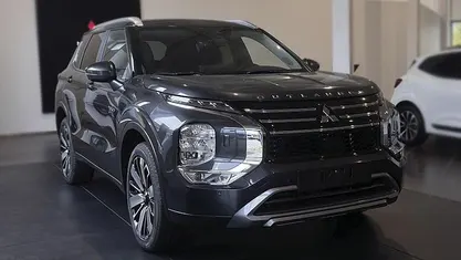 Usado Mitsubishi Outlander P-HEV 302 HP (222 kW) 2025