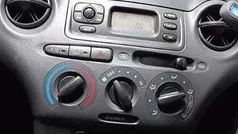 Azul Usado 2000 Toyota Yaris Citadino | € 3.500 (Preço justo)