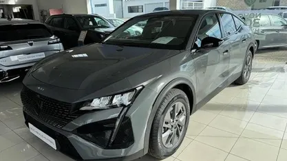 Cinzento Novo 2025 Peugeot 408 Allure Sedan | € 34.900 (Preço justo)