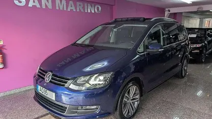 Azul Usado 2022 VW Sharan Highline Monovolume | € 33.800 (Preço justo)