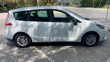 Branco Usado 2016 Renault Scénic Monovolume | € 9.000 (Preço justo)