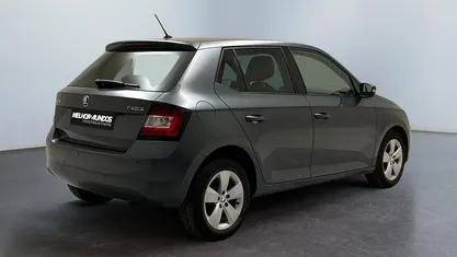 Cinza Usado 2017 Skoda Fabia Ambition | € 7.750 (Preço justo)