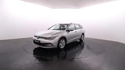 Cinza Usado 2024 VW Golf VIII Life Carrinha | € 28.950 (Preço justo)