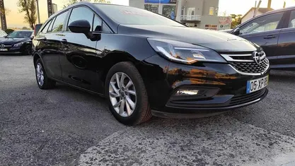 Usado Opel Astra Dynamic 105 HP (77 kW) 2019 Preto Carrinha