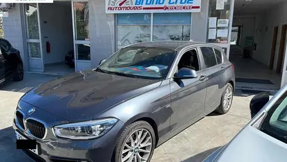 Usado BMW 118 150 HP (110 kW) 2018 Cinzento Citadino