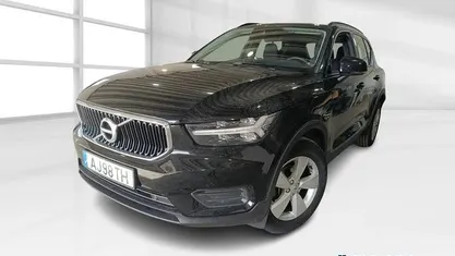 Preto Usado 2021 Volvo XC40 Momentum SUV | € 25.100 (Bom preço)