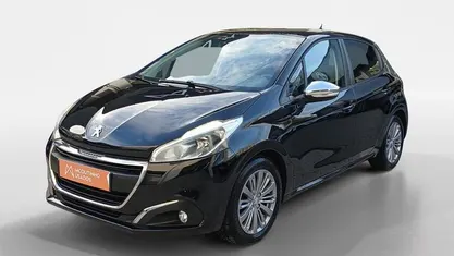 Usado 2016 Peugeot 208 Style Citadino | € 9.505 (Preço justo)