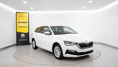 Usado Skoda Scala 95 HP (69 kW) 2023 Branco Citadino