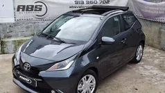 Cinza Usado 2015 Toyota Aygo X-clusiv Citadino | € 10.990 (Preço justo)