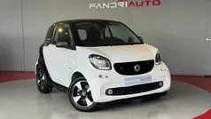 Preto Usado 2019 Smart ForTwo Electric Drive Passion Citadino | € 11.990 (Preço justo)