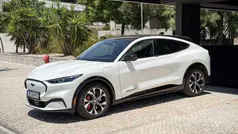 Branco Usado 2023 Ford Mustang Mach-E Premium SUV | € 42.990 (Preço justo)