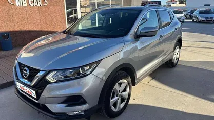 Usado Nissan Qashqai 110 HP (80 kW) 2018 Cinzento SUV