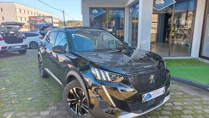 Preto Usado 2023 Peugeot e-2008 GT SUV | € 23.500 (Preço justo)