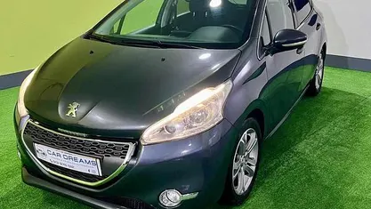 Cinzento Usado 2013 Peugeot 208 Citadino | € 6.000 (Super Preço)