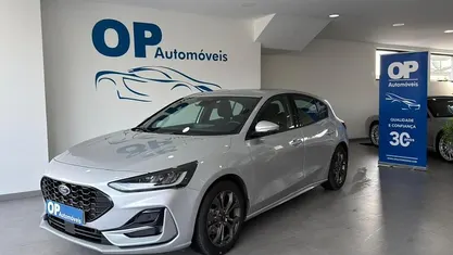 Usado 2022 Ford Focus ST-Line Sedan | € 17.450 (Preço justo)