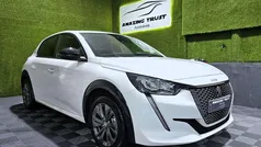 Branco Usado 2023 Peugeot e-208 Allure Citadino | € 21.950 (Preço justo)