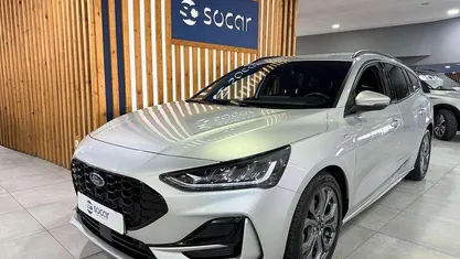 Cinza Usado 2023 Ford Focus ST-Line Carrinha | € 19.890 (Preço justo)