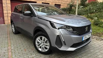 Usado Peugeot 5008 130 HP (95 kW) 2023 SUV