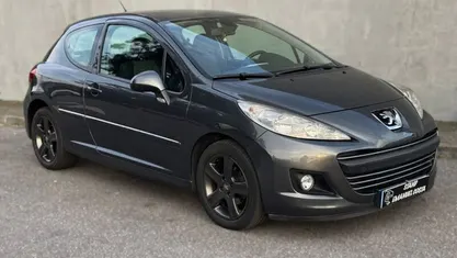 Cinzento Usado 2009 Peugeot 207 Sport Citadino | € 6.950 (Preço justo)