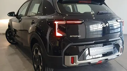 Usado Kia Stonic 100 HP (73 kW) 2025 Preto SUV