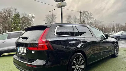 Usado 2021 Volvo V60 Carrinha | € 28.750 (Preço justo)