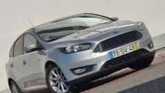 Cinzento Usado 2017 Ford Focus Titanium | € 13.200 (Preço justo)