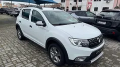 Branco Usado 2018 Dacia Sandero Stepway Citadino | € 13.800 (Preço justo)